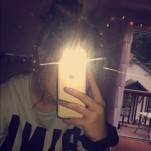 Meet your Posher, Alexis